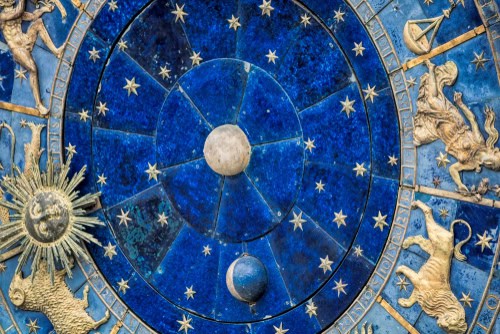 Astronomische Uhr im Glockenturm in Venedig, Italien